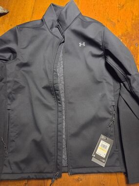 Under Armour Brand New Women's Black Softshell Jacket, US Size M